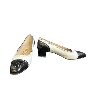 SALVATORE FERRAGAMO Black & White laser cut Italian leather Kitten heel pumps si
